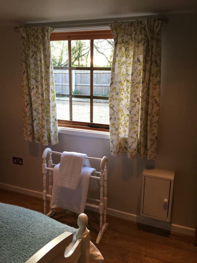 Hampreston Stapehill Lodge B&B מראה חיצוני תמונה