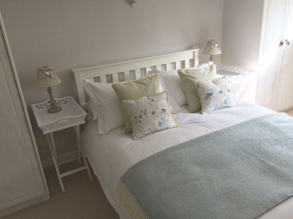 Hampreston Stapehill Lodge B&B מראה חיצוני תמונה
