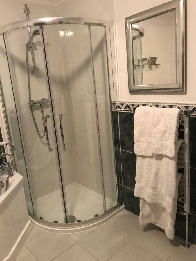 Hampreston Stapehill Lodge B&B מראה חיצוני תמונה