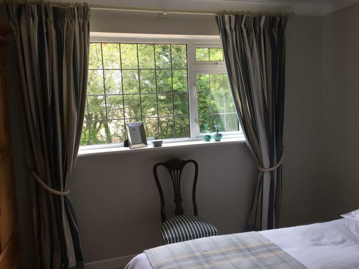Hampreston Stapehill Lodge B&B מראה חיצוני תמונה