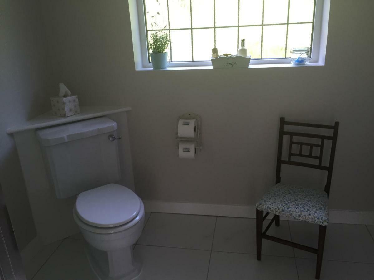 Hampreston Stapehill Lodge B&B מראה חיצוני תמונה