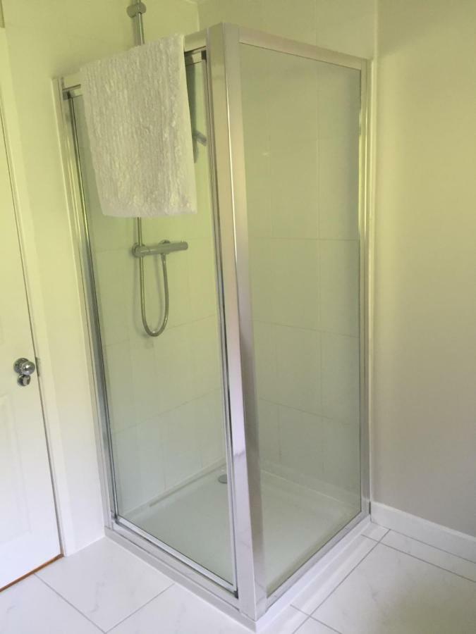Hampreston Stapehill Lodge B&B מראה חיצוני תמונה